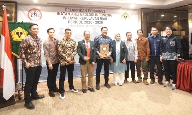 IDI Kepri mendorong sinergi dokter urologi melalui pengukuhan IAUI Kepri guna memperkuat layanan kesehatan dan meningkatkan kualitas pelayanan urologi bagi masyarakat.