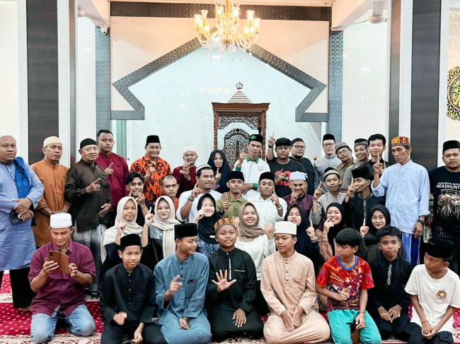 Pelantikan pengurus baru Remaja Masjid Darussalam Tanjungpinang, Kamis (1/1/2026). (Foto: Arsih Zul Adha)
