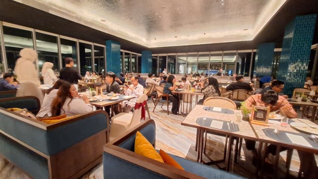 Buka Puasa di Oakwood Grand Batam hadir dengan konsep Flavors of the World, sajikan 136 menu dari 7 benua serta promo menginap 24 jam selama Ramadan.