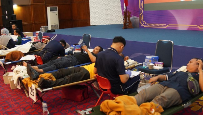 Bank Indonesia Kepri menggelar donor darah sambut Ramadan dengan 924 pendaftar dan 762 kantong darah terkumpul untuk PMI Kepri.