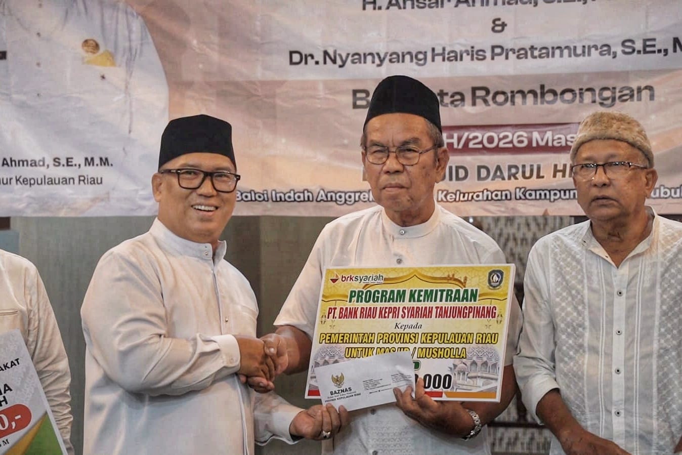 Safari Ramadan Kepri 1447 H, Wagub Nyanyang serahkan bantuan di Lubuk Baja Batam dan tegaskan sinergi program pusat dan daerah.