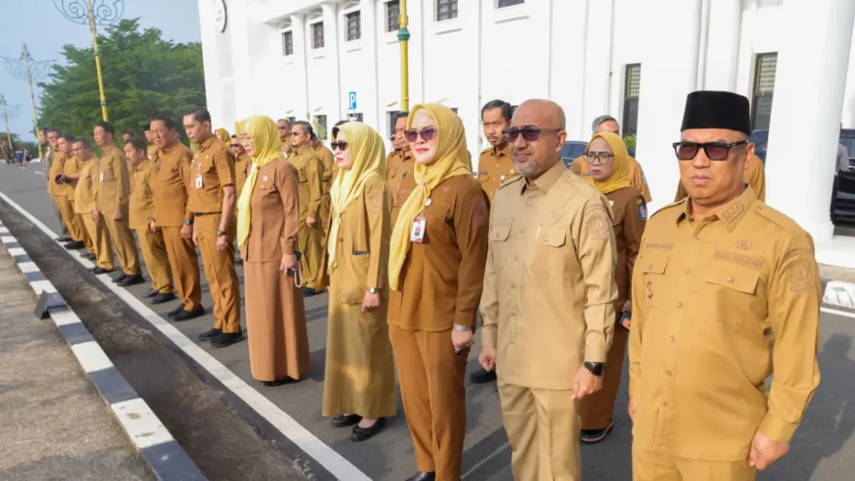WFH ASN Kepri resmi pindah ke hari Rabu mulai 22 April 2026. Kebijakan baru ini menjaga ritme kerja, meningkatkan kolaborasi, dan mendorong efisiensi operasional.