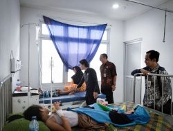 Anggota DPRD Anambas Tinjau Korban Dugaan Keracunan MBG di RSUD Palmatak