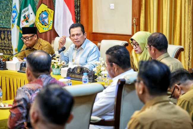Pemprov Kepri menyiapkan 100 Kampung Nelayan Merah Putih sebagai bagian program strategis nasional. Program ini ditargetkan meningkatkan kesejahteraan nelayan dan ekonomi pesisir.