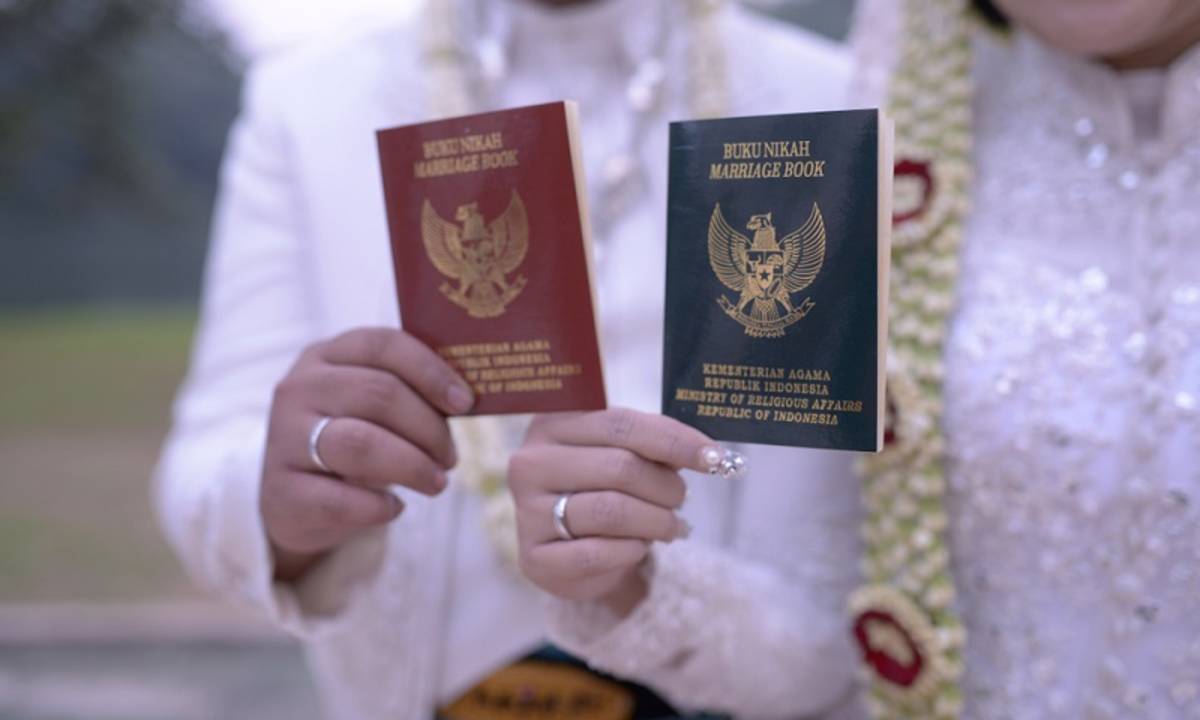 Kemenag Tanjungpinang memastikan penggantian buku nikah yang hilang atau rusak bisa dilakukan gratis di KUA. Simak syarat dan prosedurnya.
