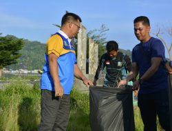 Jelang HUT Ke-18 Anambas, Bupati Aneng dan Wabup Raja Bayu Bersama Insan Pers Kompak Bersihkan Fasilitas Umum
