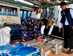 KRI Beladau-643 bawa uang rupiah ke dua pulau di Natuna