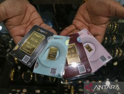 Harga tiga jenama emas di Pegadaian kembali turun turun pada Kamis