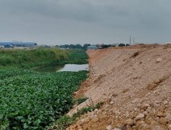 Saluran Drainase Induk di Sekitar SP Plaza Diduga Ditimbun, Warga Khawatir Banjir