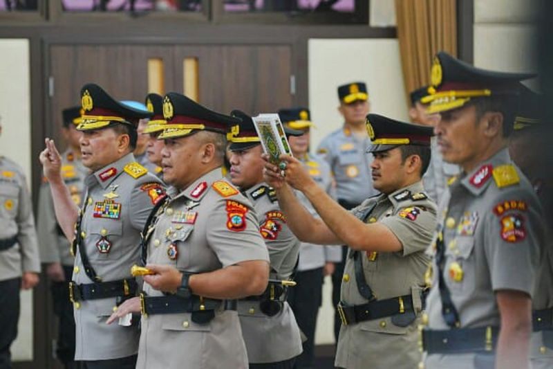 Pergantian Kapolda Sulut membawa Brigjen Pol Yudo Hermanto ke posisi baru menggantikan Irjen Pol Roycke Harry Langie yang mendapat tugas sebagai Astamaops Kapolri.