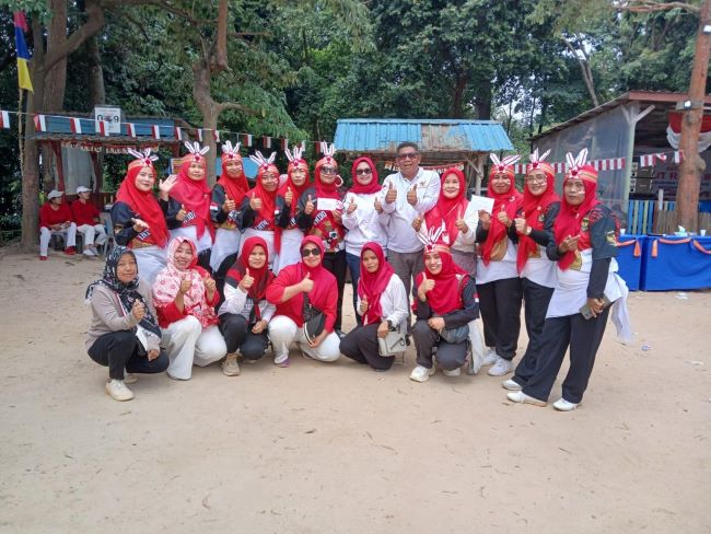 Semarak HUT RI ke-81 di Kelurahan Tanjung Pinggir, Sekupang, Batam berlangsung meriah dengan lomba 17 Agustus, senam, doorprize, layanan IKD, perlinsos, dan pemeriksaan kesehatan gratis.