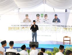 Bersama Polresta Barelang dan PSSI, Amsakar Berbagi 1.000 Paket Beras