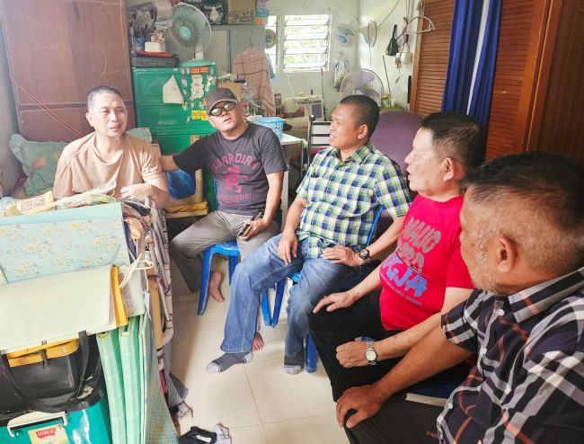 KJK mengunjungi mantan wartawan Tribun Batam Trisno Aji Putra yang telah delapan tahun terbaring sakit. Kunjungan itu menjadi bentuk solidaritas dan kepedulian sesama jurnalis di Kepri.