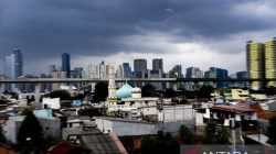Prakiraan cuaca BMKG Kamis menunjukkan Tanjungpinang dan sejumlah kota besar berawan. Hujan petir berpotensi terjadi di Tanjung Selor.