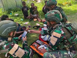 Satgas Yonif 136/Tuah Sakti Layani Kesehatan Warga Tinggi Nambut