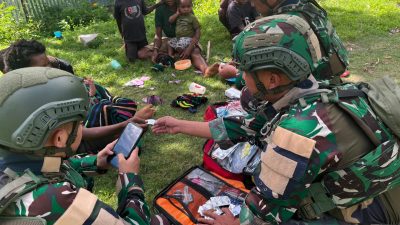 Satgas Yonif 136/Tuah Sakti Layani Kesehatan Warga Tinggi Nambut