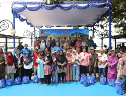HUT ke-81 TNI AL: Kodaeral IV Warnai Rumah Warga Pulau Penyengat