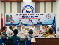 Dari Bedah Buku Menjaga Nurani, Darson Ingatkan Bahaya Ketergantungan AI