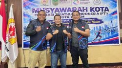 (Ki-Ka) Ketua Umum FTI Provinsi Kepulauan Riau (Kepri) Eddy Rivana, Ketua FTI Terpilih Allib Murniman bersama Wakil Ketua Koni Batam, Rinaldi Samjaya.