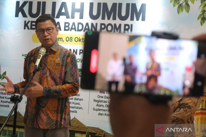 Kepala BPOM Taruna Ikrar