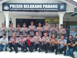 Kapolda Kepri Bersama Bhayangkari Salurkan Bansos untuk Warga Pulau Bertam Belakang Padang