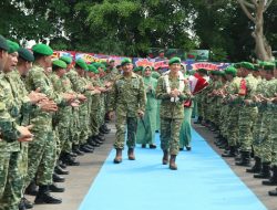 Resmi Berkantor di Batam, Pangdam XXV/Sultan Mahmud Riayat Syah Disambut Adat Tepuk Tepung Tawar