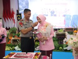 Hadiri Syukuran HKGB ke-74, Kapolda Kepri: Bhayangkari Harus Berkarya dan Berdampak bagi Sesama