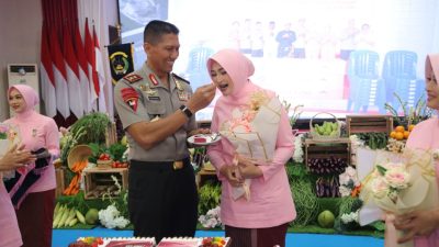 Hadiri Syukuran HKGB ke-74, Kapolda Kepri: Bhayangkari Harus Berkarya dan Berdampak bagi Sesama