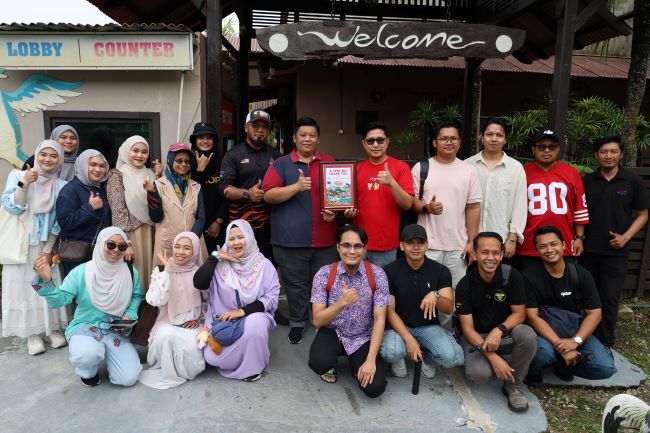 Jelajahi keseruan HS Farm Stay di Muar, Johor! Dari interaksi dekat dengan hewan langka, menunggang kuda, hingga waterpark alami untuk liburan keluarga impian.